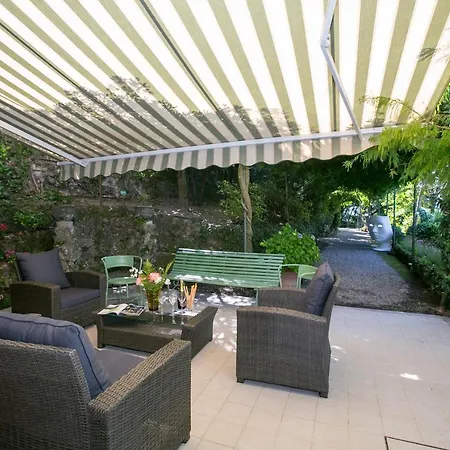 Sleeps 8 Air Con *