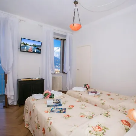 빌라 Sleeps 8 Air Con