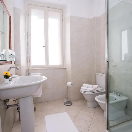 Villa Sleeps 8 Air Con