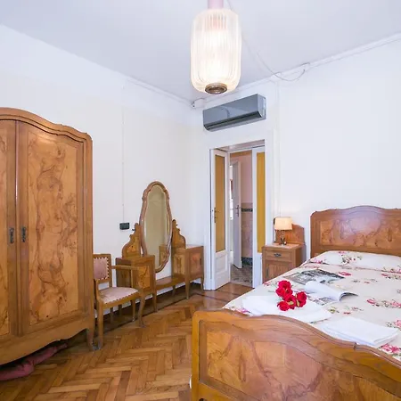 Villa Sleeps 8 Air Con Varenna