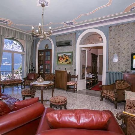 Sleeps 8 Air Con Villa